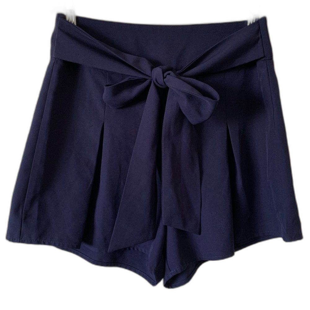 Haute Monde Pleated Shorts Size Medium